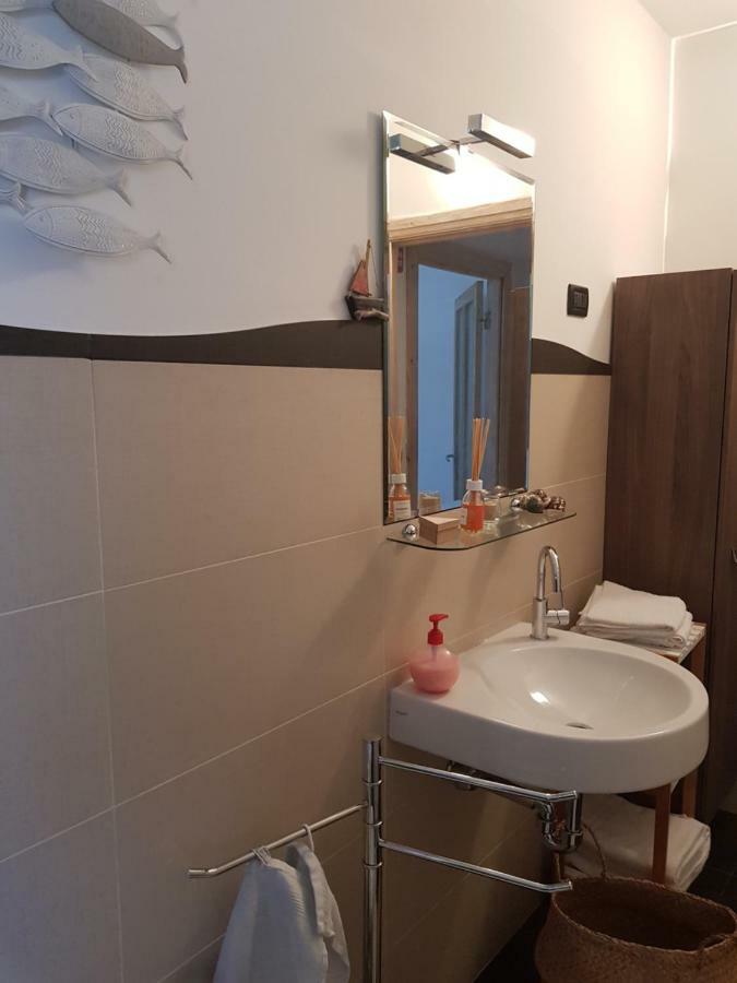 Romantica Fuga Con Vista Panoramica Sulla Citta Di Savona Apartment Bagian luar foto