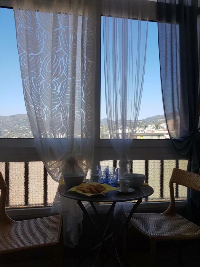 Romantica Fuga Con Vista Panoramica Sulla Citta Di Savona Apartment Bagian luar foto